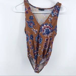 URBAN EPISODE brown floral bodysuit
